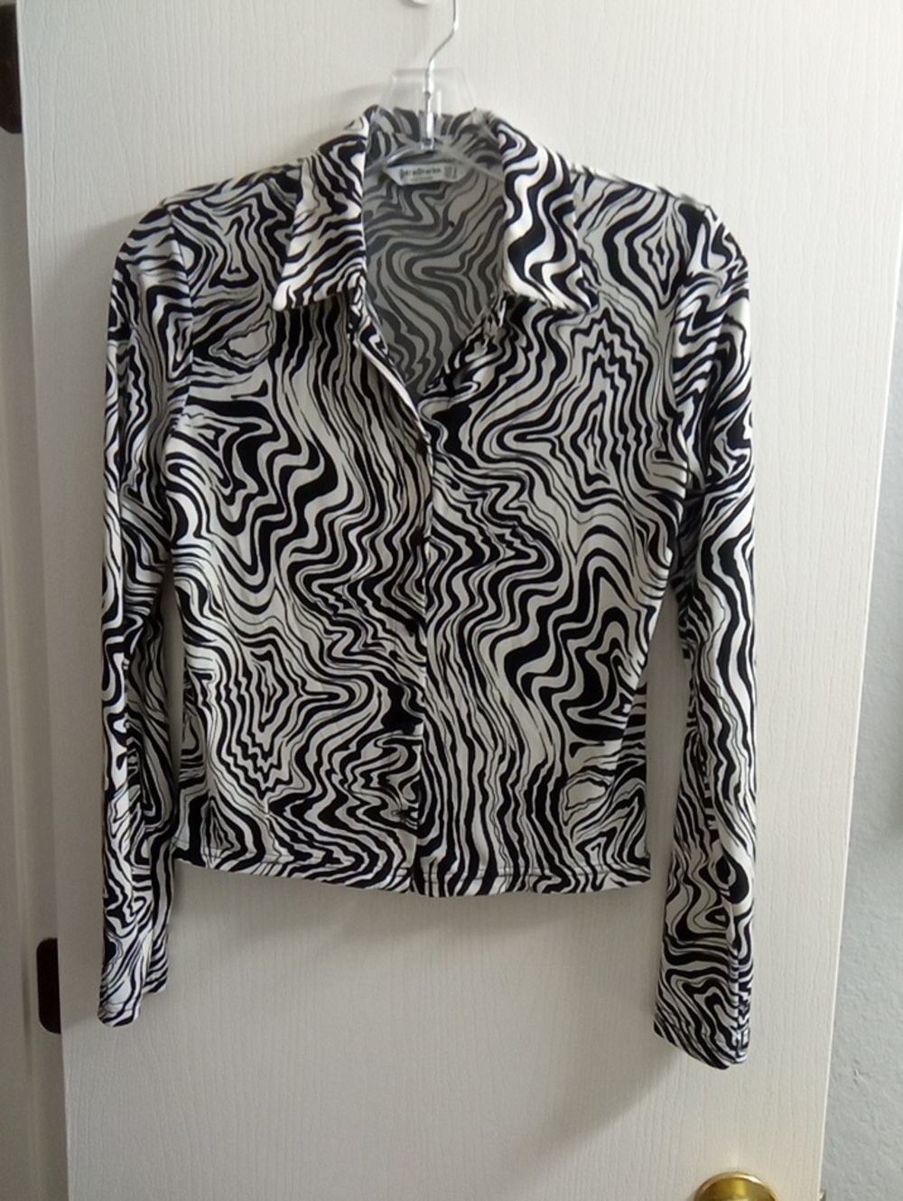 stradivarius Black and White Swirl Button-Down Shirt